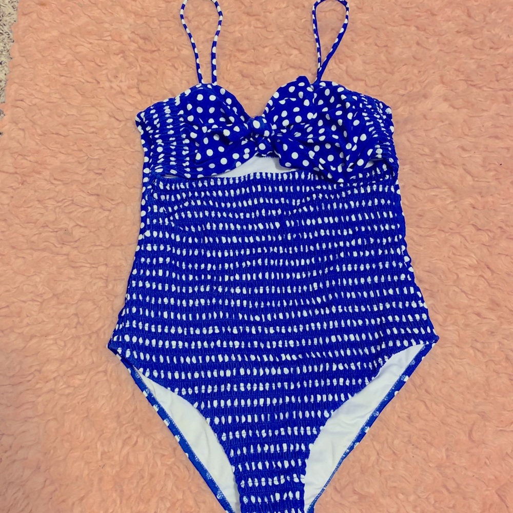 Cupshe Polkadot One-Piece Swim